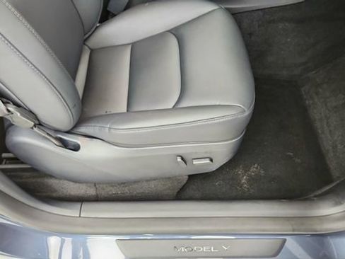 Used 2023 Tesla Model Y Long Range image 23