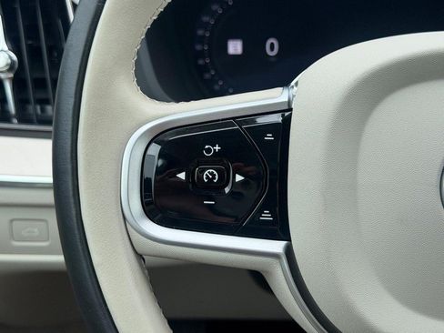 Certified 2026 Volvo XC60 B5 Ultra AWD/4WD image 17