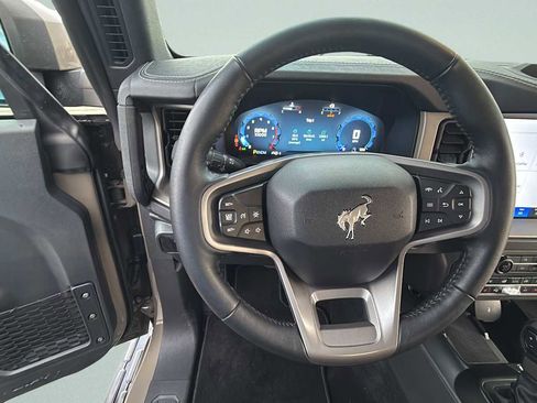 Used 2025 Ford Bronco Outer Banks image 32