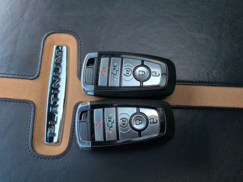 Used 2024 Ford F350 Platinum AWD/4WD image 28