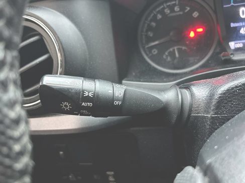 Used 2021 Toyota Tacoma TRD Off-Road RWD image 21