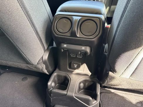 Used 2024 Jeep Wrangler Unlimited Sahara AWD/4WD image 21