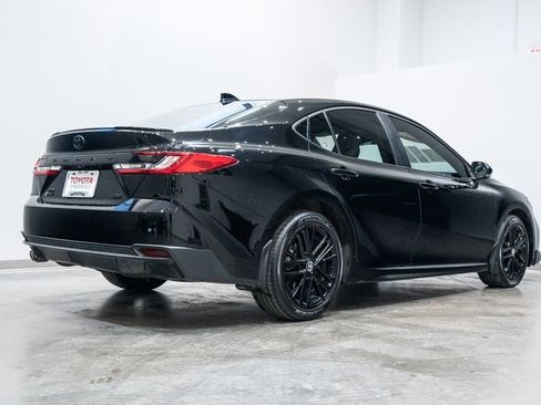 Certified 2025 Toyota Camry SE w/ Convenience Package image 9