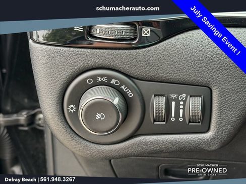 Used 2020 Jeep Cherokee Latitude Plus FWD image 26