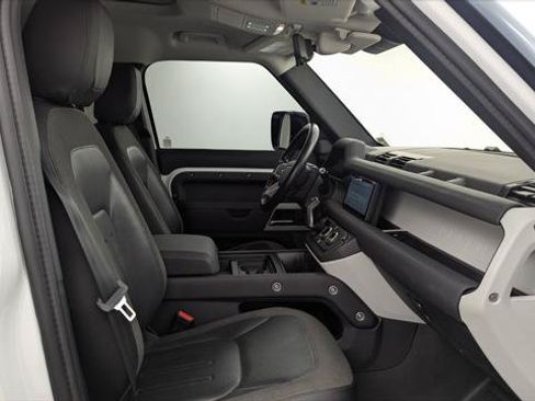Used 2020 Land Rover Defender 110 SE AWD/4WD image 21