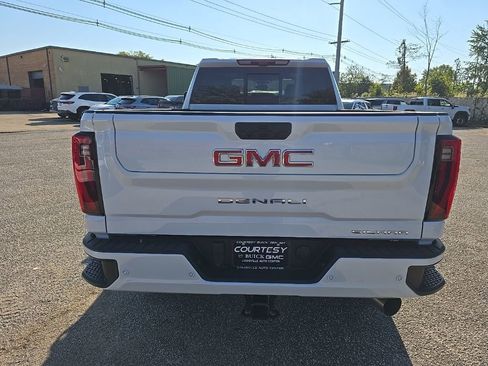 New 2026 GMC Sierra 3500 Denali w/ Denali Reserve Package AWD/4WD image 6