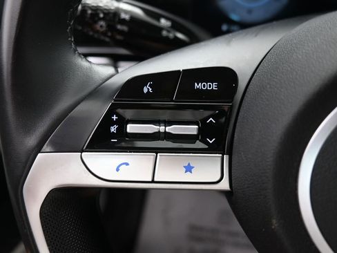 Used 2025 Hyundai Elantra Limited image 27