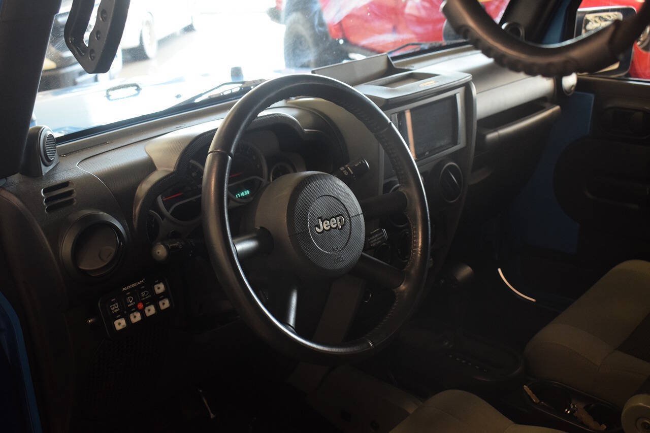Used 2010 Jeep Wrangler Rubicon w/ PWR Convenience Group AWD/4WD image 21