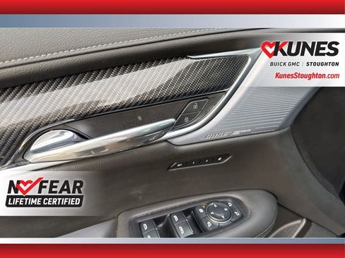 Used 2024 Cadillac XT6 Sport w/ Technology Package image 20