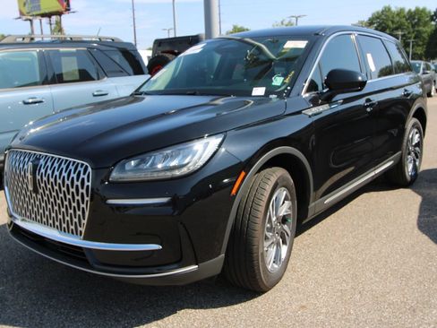 Used 2025 Lincoln Corsair FWD image 4
