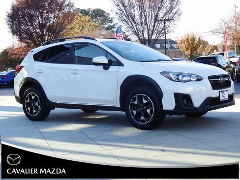 Used 2019 Subaru Crosstrek 2.0i Premium w/ Eyesight System image 2
