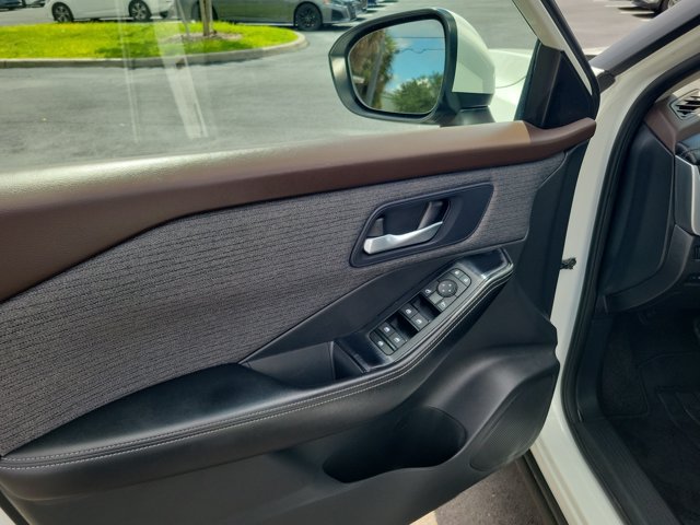 Certified 2023 Nissan Rogue SV FWD image 19