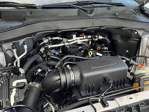 Used 2024 Ford Explorer XLT RWD image 36