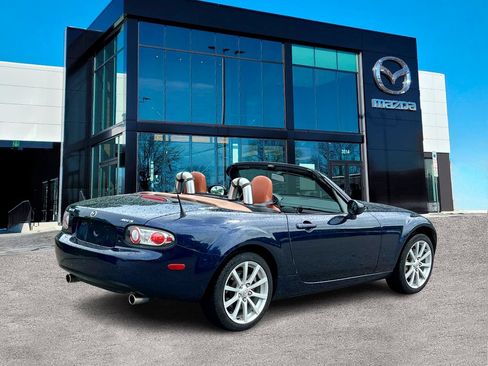 Used 2007 MAZDA MX-5 Miata Grand Touring RWD image 3