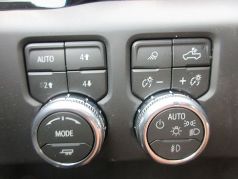 New 2026 GMC Sierra 2500 AT4 w/ AT4 Premium Plus Package AWD/4WD image 18