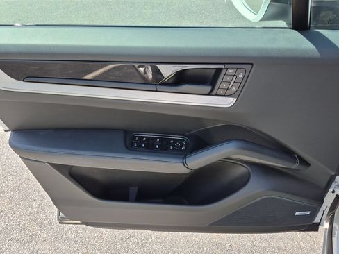 Certified 2026 Porsche Cayenne Coupe AWD/4WD image 19