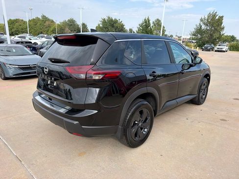 Used 2026 Nissan Rogue SV FWD image 5