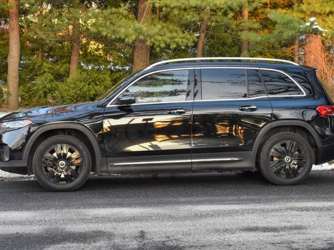 Used 2023 Mercedes-Benz EQB 300 4MATIC image 4