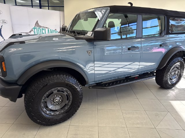 Certified 2025 Ford Bronco 4-Door w/ Sasquatch Package AWD/4WD image 4