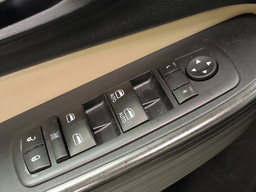Used 2016 Jeep Cherokee Limited FWD image 27