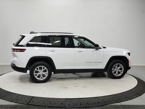 Used 2023 Jeep Grand Cherokee Limited AWD/4WD image 8