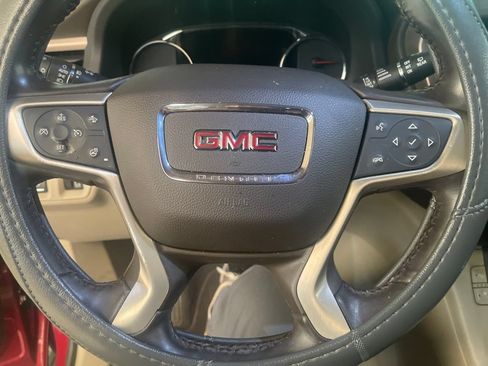 Used 2019 GMC Acadia Denali w/ Technology Package FWD image 9