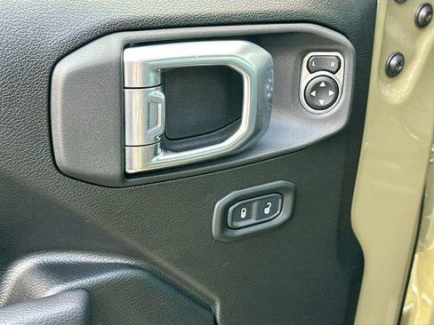 New 2026 Jeep Wrangler Unlimited Rubicon image 12