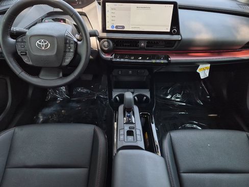 Used 2025 Toyota Prius Plug-In Hybrid FWD image 12