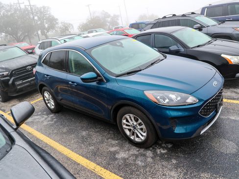 Used 2020 Ford Escape SE image 7