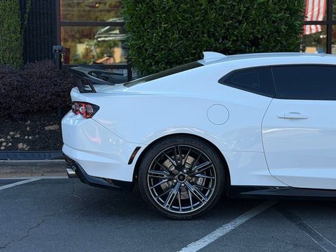 Used 2019 Chevrolet Camaro ZL1 RWD image 21