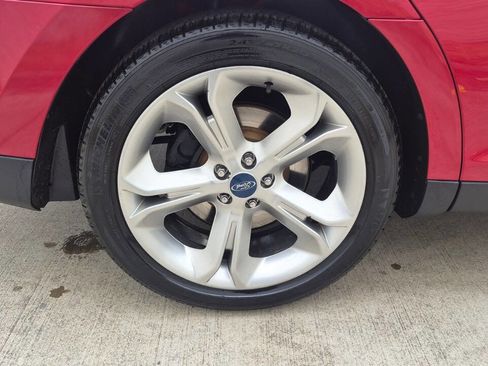 Used 2010 Ford Taurus SHO image 19