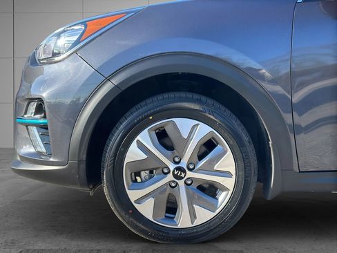 Used 2019 Kia Niro EX w/ Cold Weather Package 2.0 FWD image 21