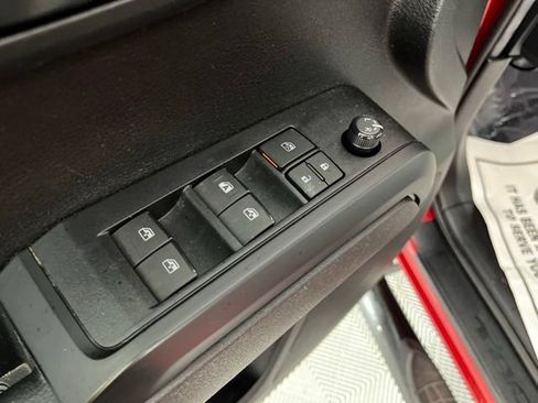 Used 2021 Toyota Tacoma SR AWD/4WD image 32