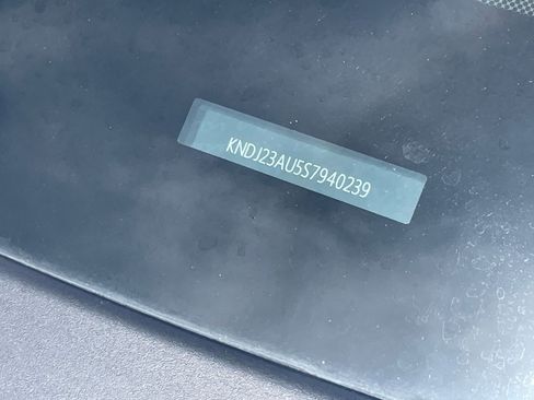 Used 2025 Kia Soul LX w/ LX Technology Package image 29