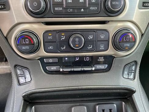 Used 2019 GMC Yukon Denali w/ Denali Ultimate Package AWD/4WD image 27