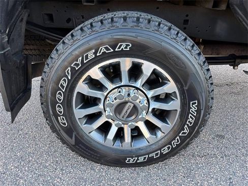 Used 2022 Ford F250 Lariat w/ Lariat Value Package image 33