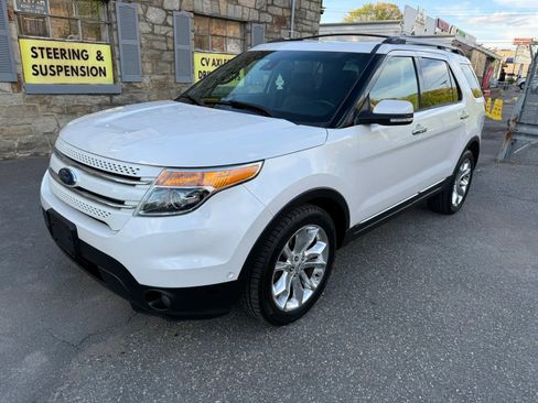 Used 2014 Ford Explorer Limited w/ Equipment Group 302A AWD/4WD image 2