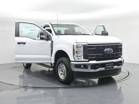 New 2026 Ford F250 XL w/ XL Chrome Package image 27