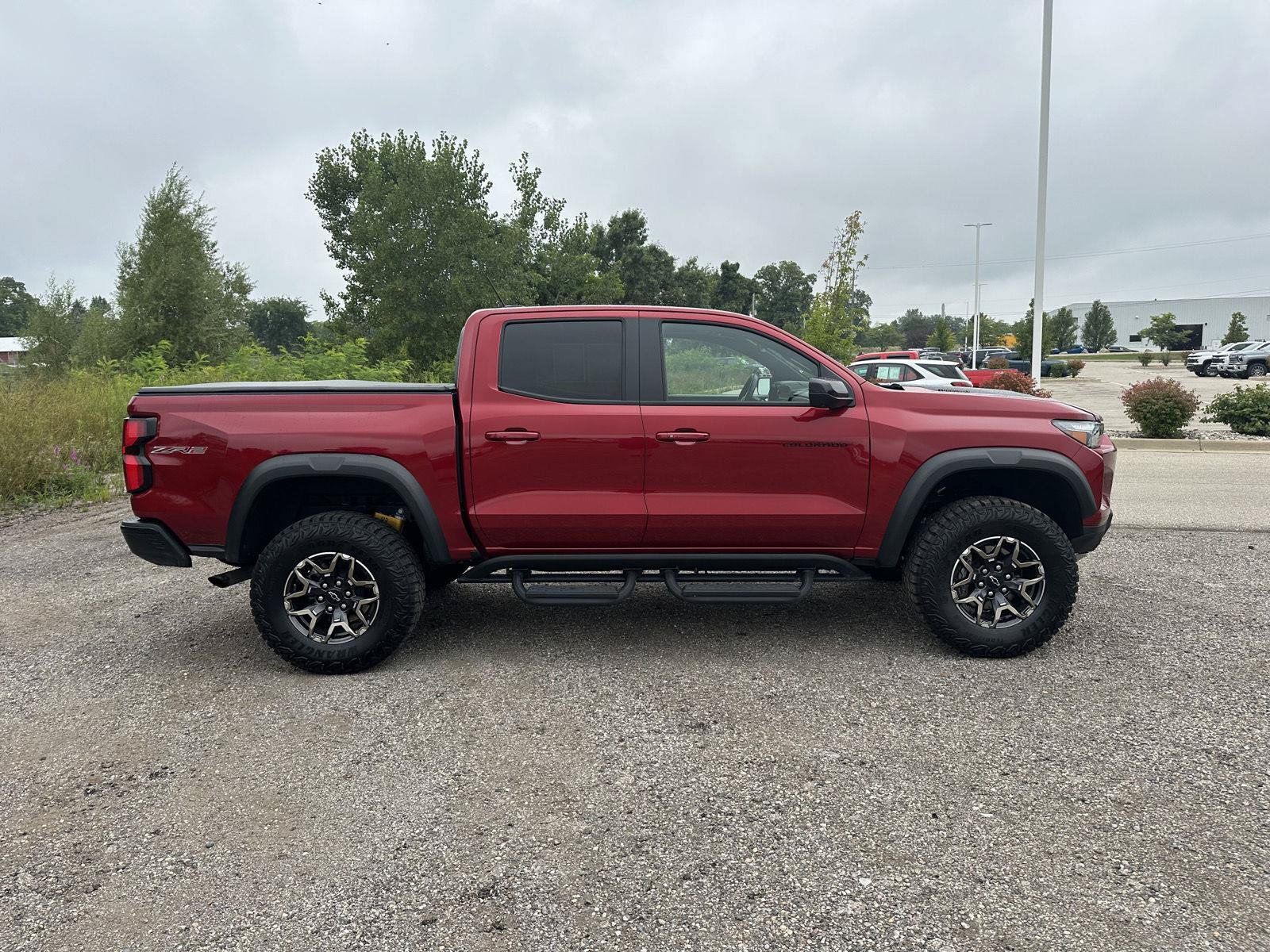 Certified 2026 Chevrolet Colorado ZR2 w/ Technology Package AWD/4WD image 11