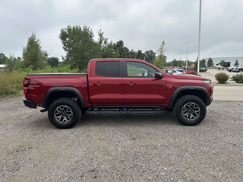 Used 2026 Chevrolet Colorado ZR2 w/ Technology Package AWD/4WD image 11