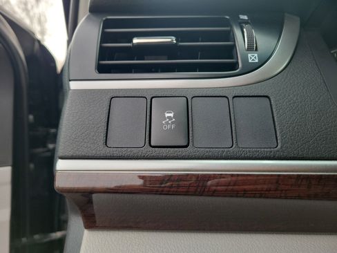 Used 2014 Toyota Camry XLE image 21