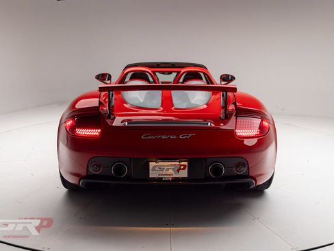 Used 2004 Porsche Carrera GT RWD image 4