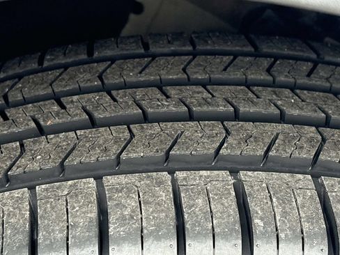 Used 2024 GMC Terrain SLT image 12