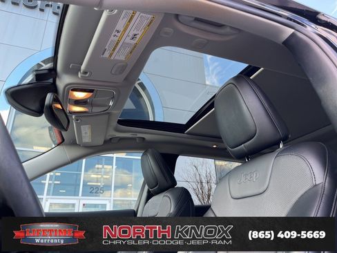 Used 2022 Jeep Cherokee Latitude Lux w/ Sun & Sound Group image 13