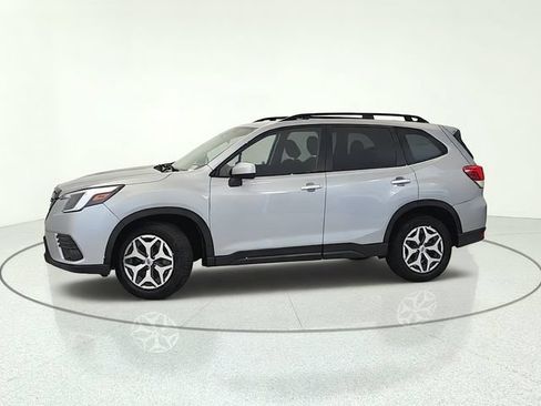 Used 2023 Subaru Forester Premium AWD/4WD image 2