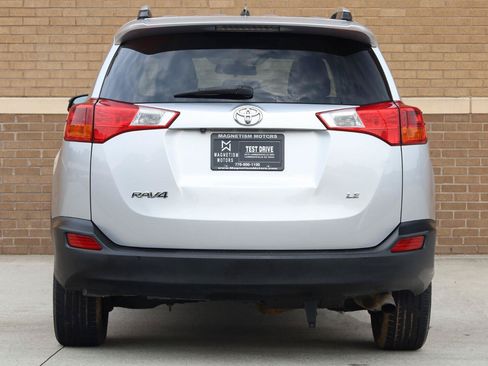 Used 2015 Toyota RAV4 LE FWD image 10