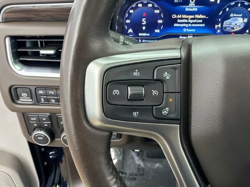 Used 2022 Chevrolet Suburban LT w/ LT Signature Package AWD/4WD image 13