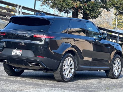 Used 2024 Land Rover Range Rover Sport SE image 4