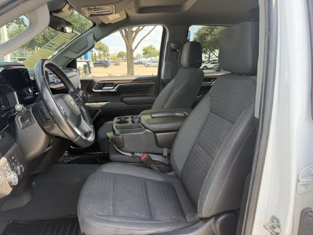 Certified 2022 Chevrolet Silverado 1500 LT w/ Z71 Off-Road Package AWD/4WD image 27