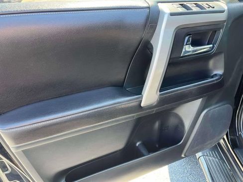Used 2016 Toyota 4Runner SR5 AWD/4WD image 25